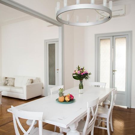 Adelaide Central Apartment Милано Екстериор снимка