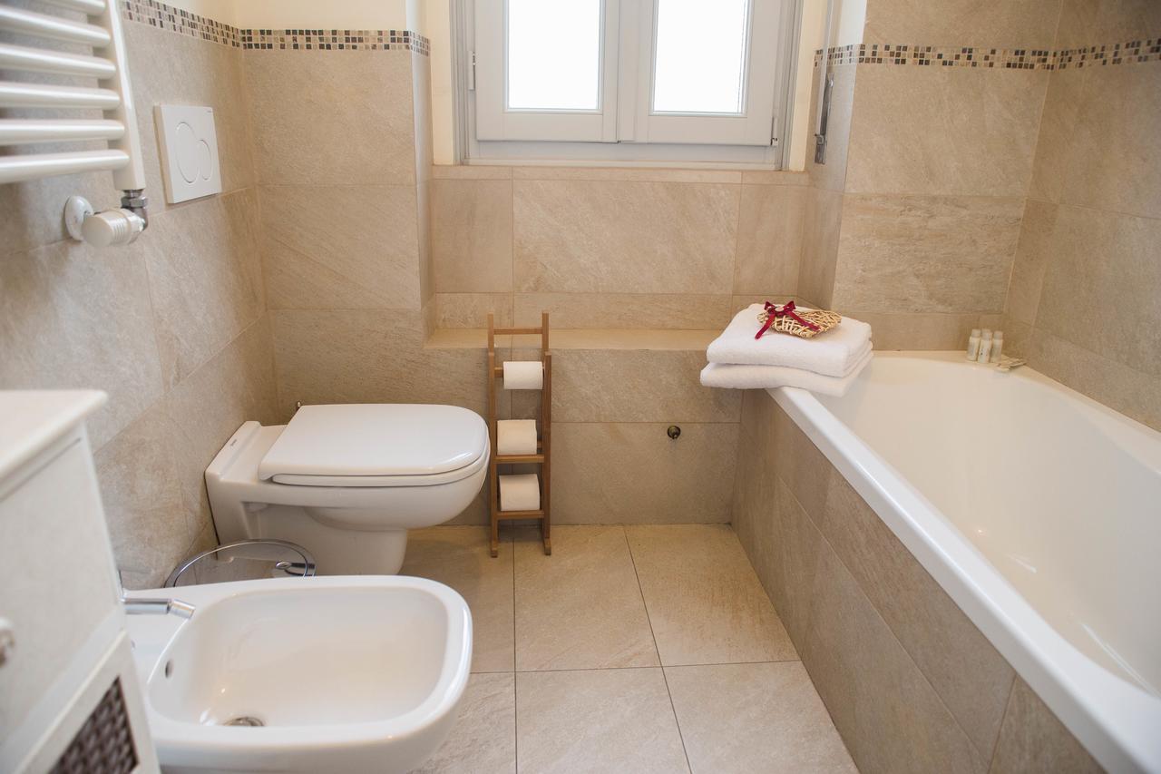Adelaide Central Apartment Милано Екстериор снимка