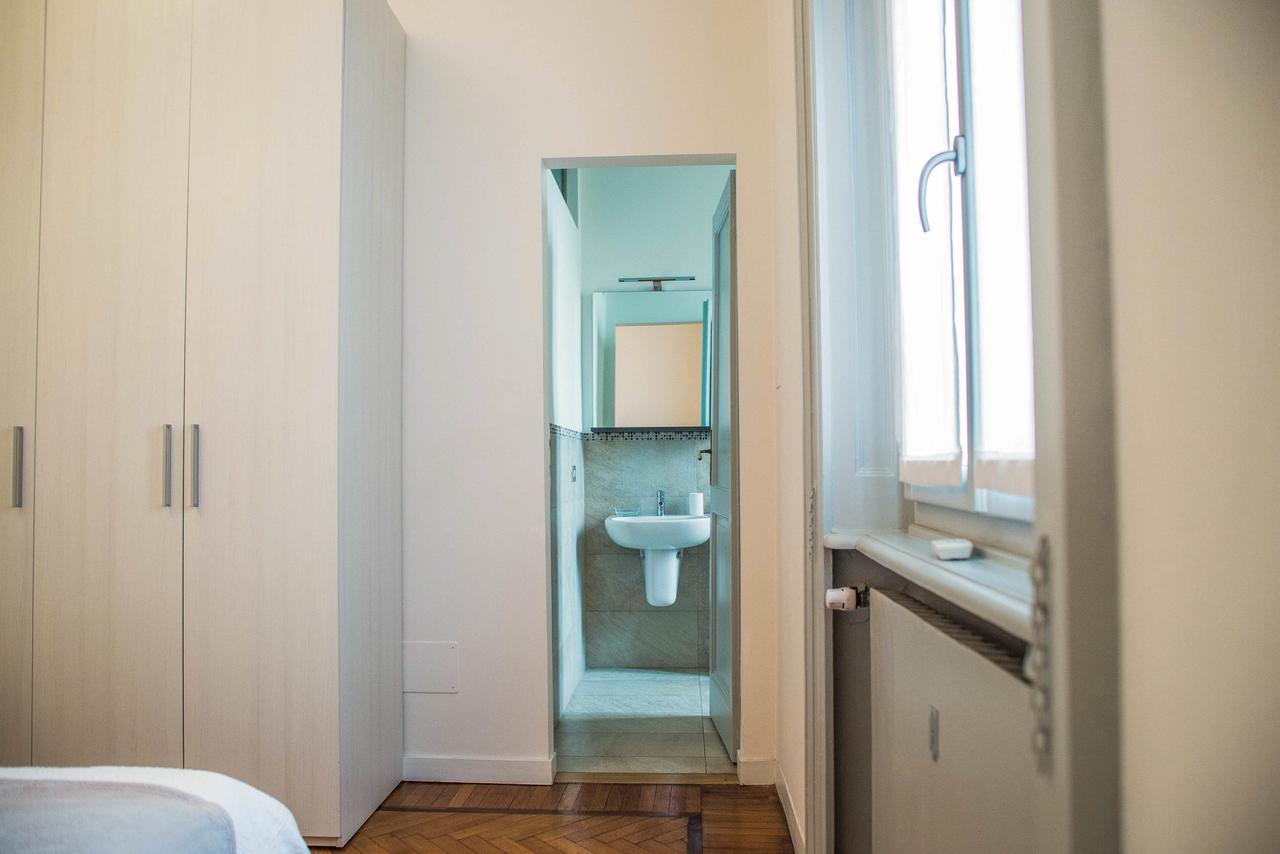 Adelaide Central Apartment Милано Екстериор снимка