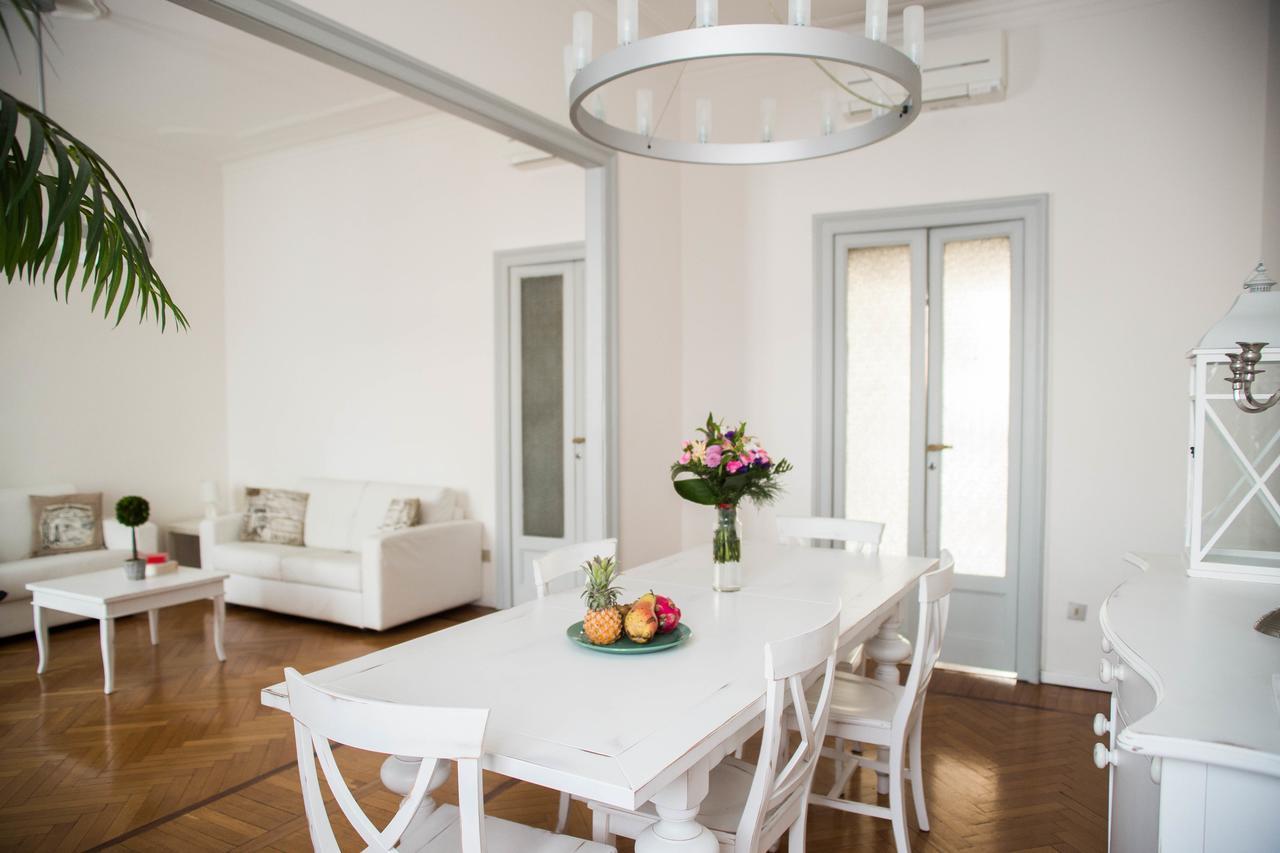 Adelaide Central Apartment Милано Екстериор снимка
