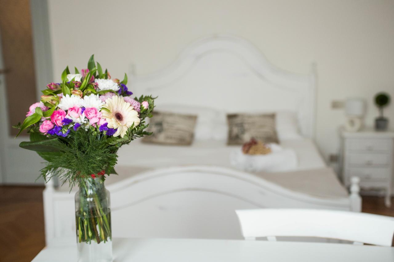 Adelaide Central Apartment Милано Екстериор снимка