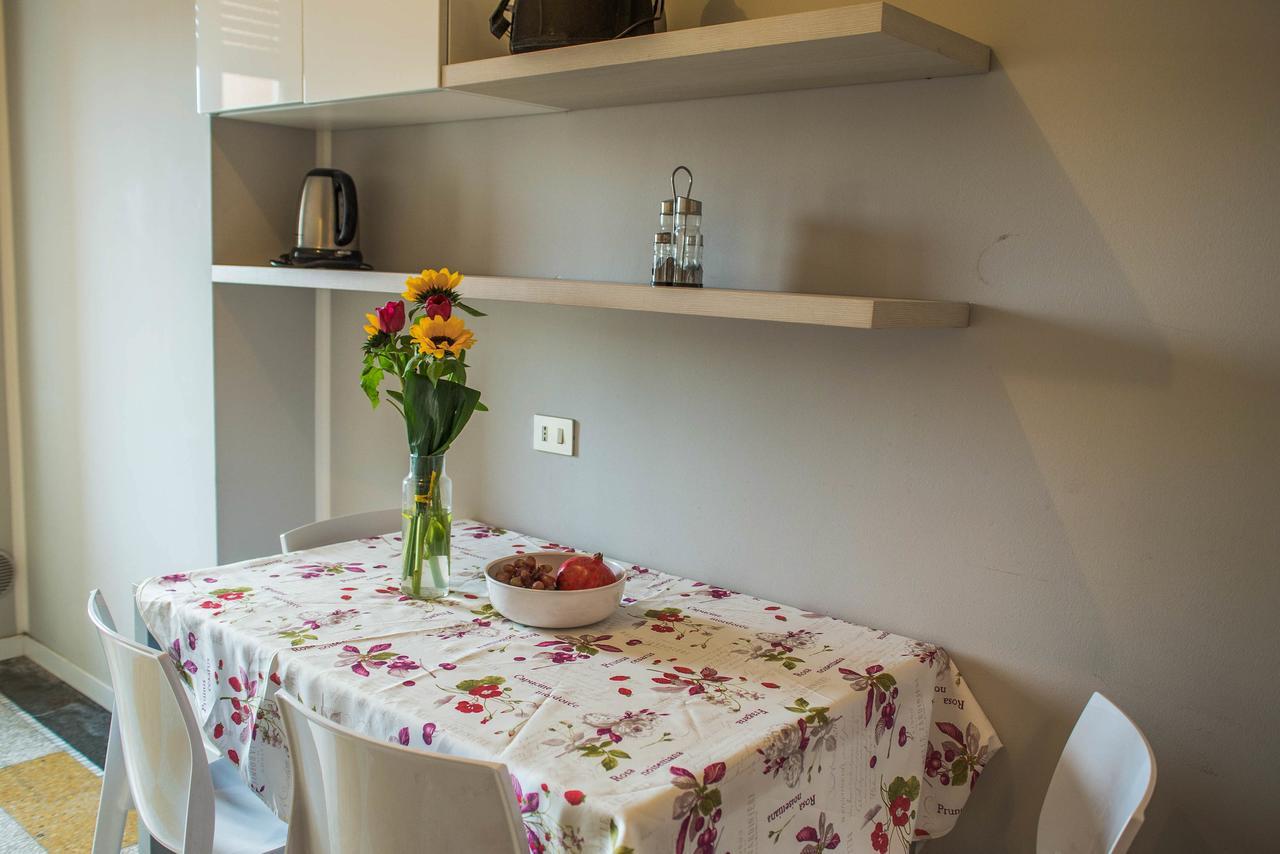 Adelaide Central Apartment Милано Екстериор снимка