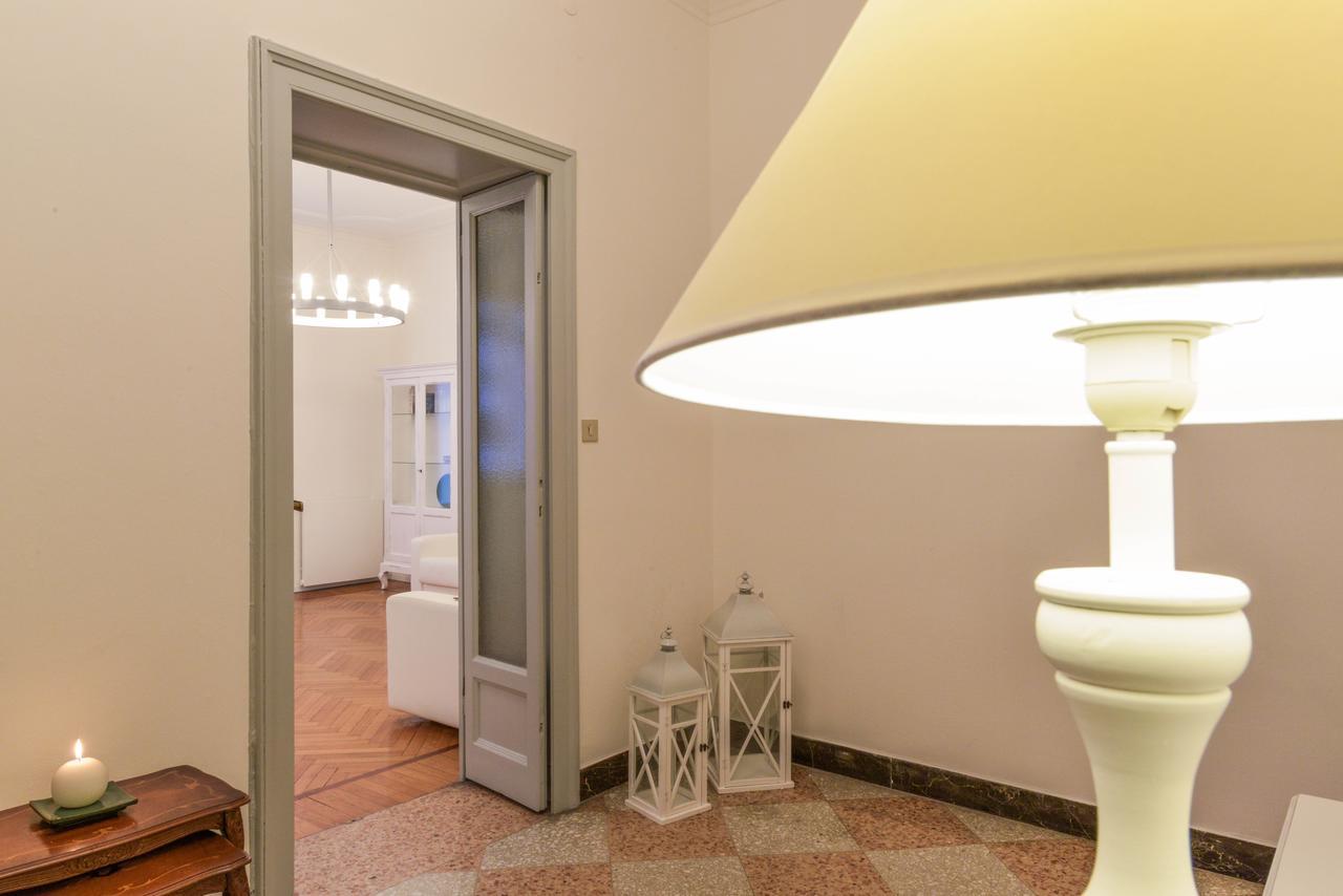 Adelaide Central Apartment Милано Екстериор снимка