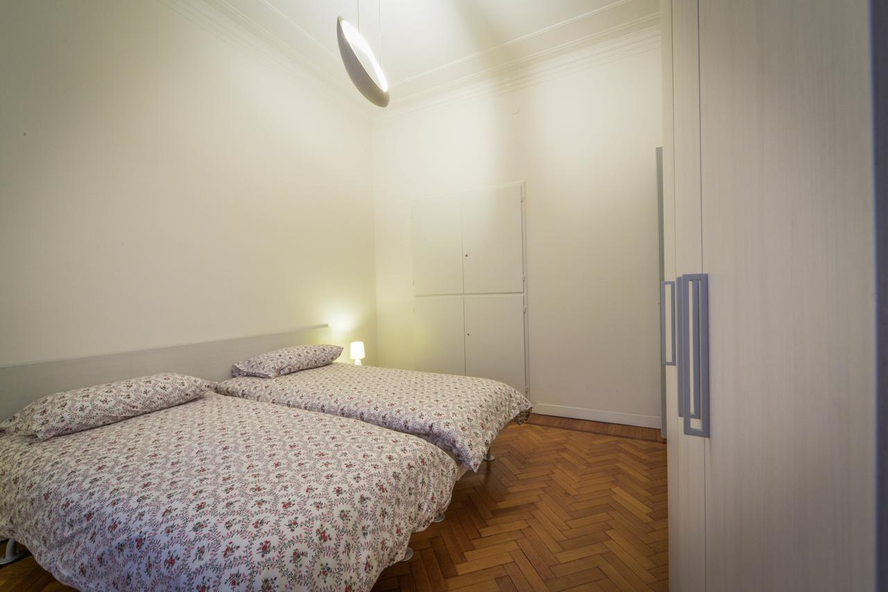Adelaide Central Apartment Милано Екстериор снимка