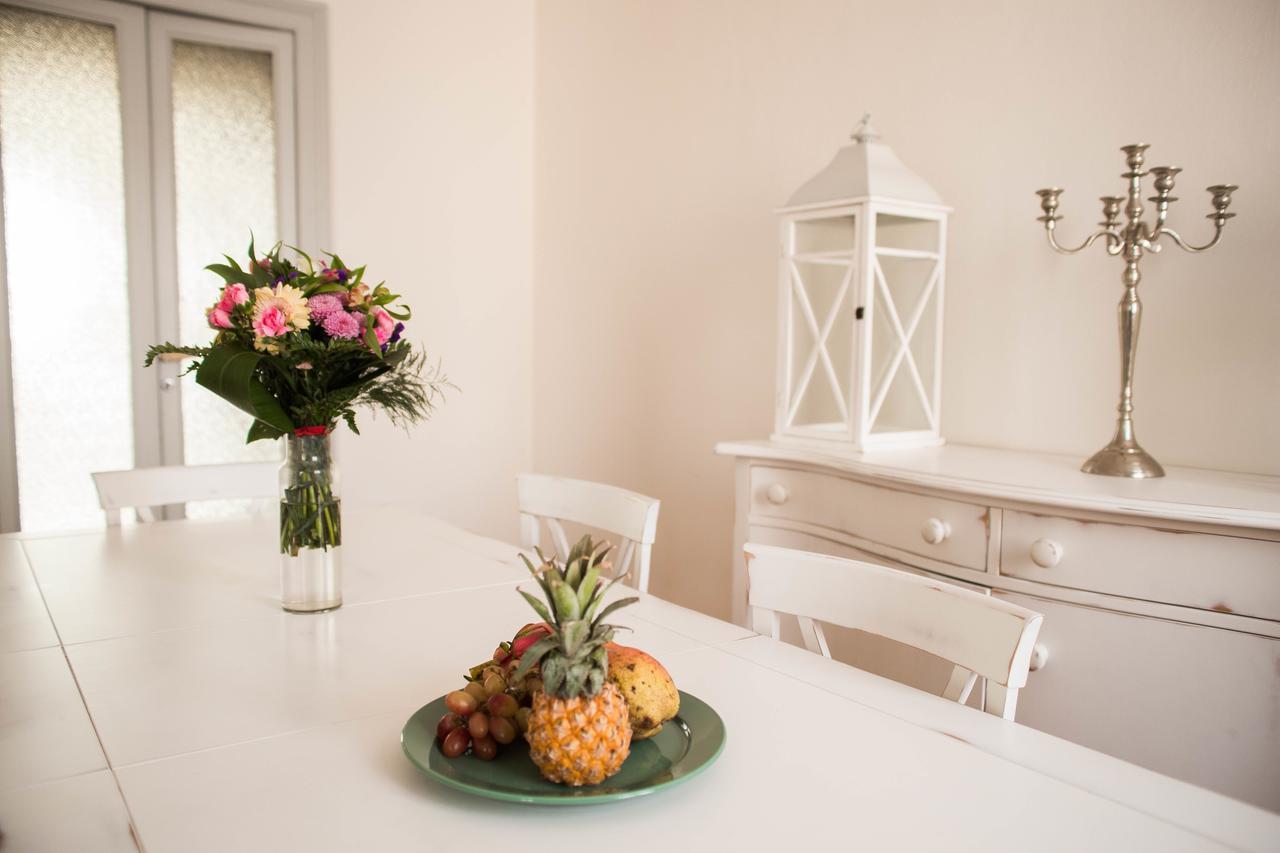 Adelaide Central Apartment Милано Екстериор снимка